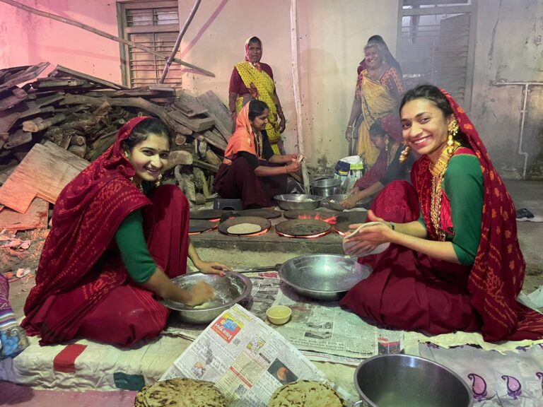 ભવનાથ ખાતે મેળા દરમિયાન મહેર સમાજ ભવનમાં હજારો લોકોએ લીધો અન્નક્ષેત્રનો લાભ